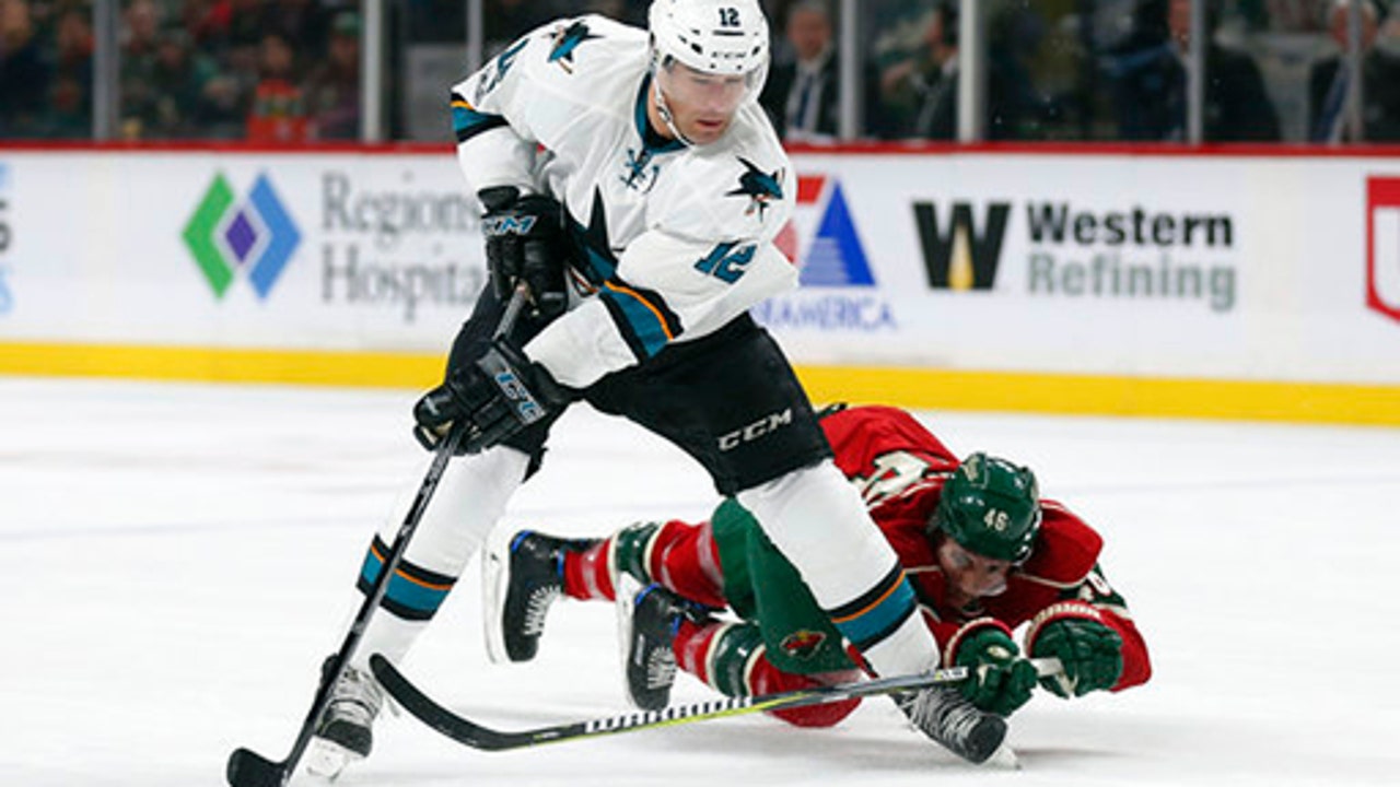 Sharks sign Thornton to 1-year deal after losing Marleau